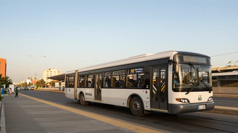 Estación de Metrobús, arquitectura moderna y urbana